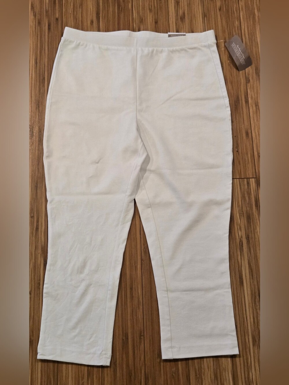 NWT Chicos Women's White Ankle Pants